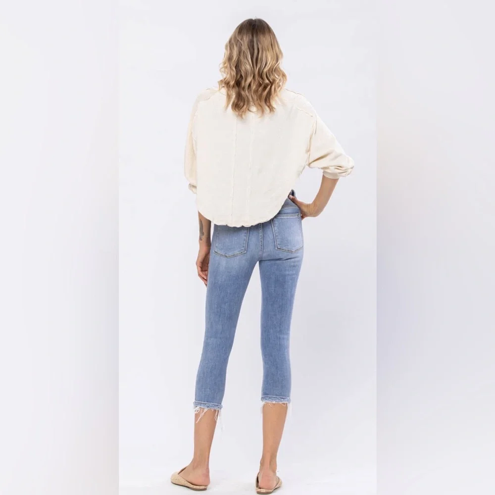 NWT Judy Blue Mid Rise Destroyed Skinny Capri - Picture 5 of 7